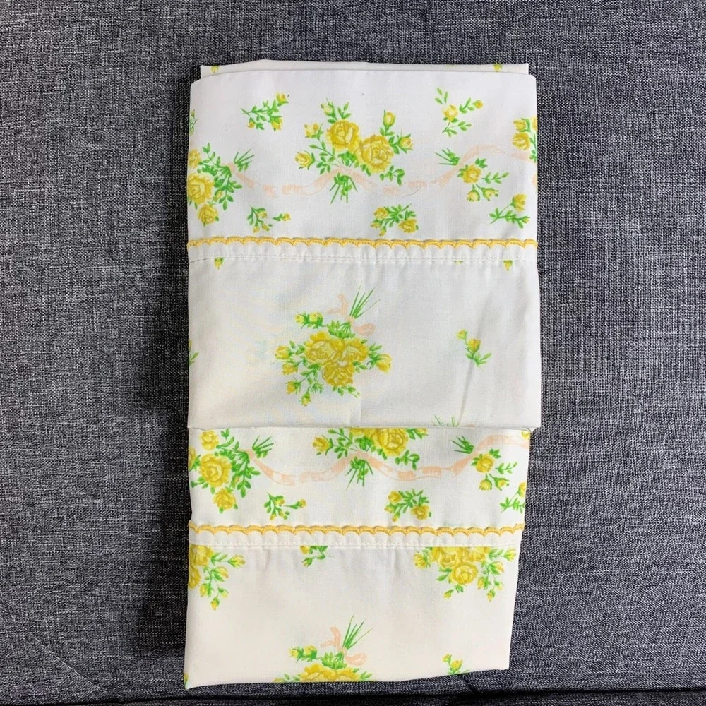 Vintage Floral Yellow Green Pillowcases Set of 2 Standard/Queen 20